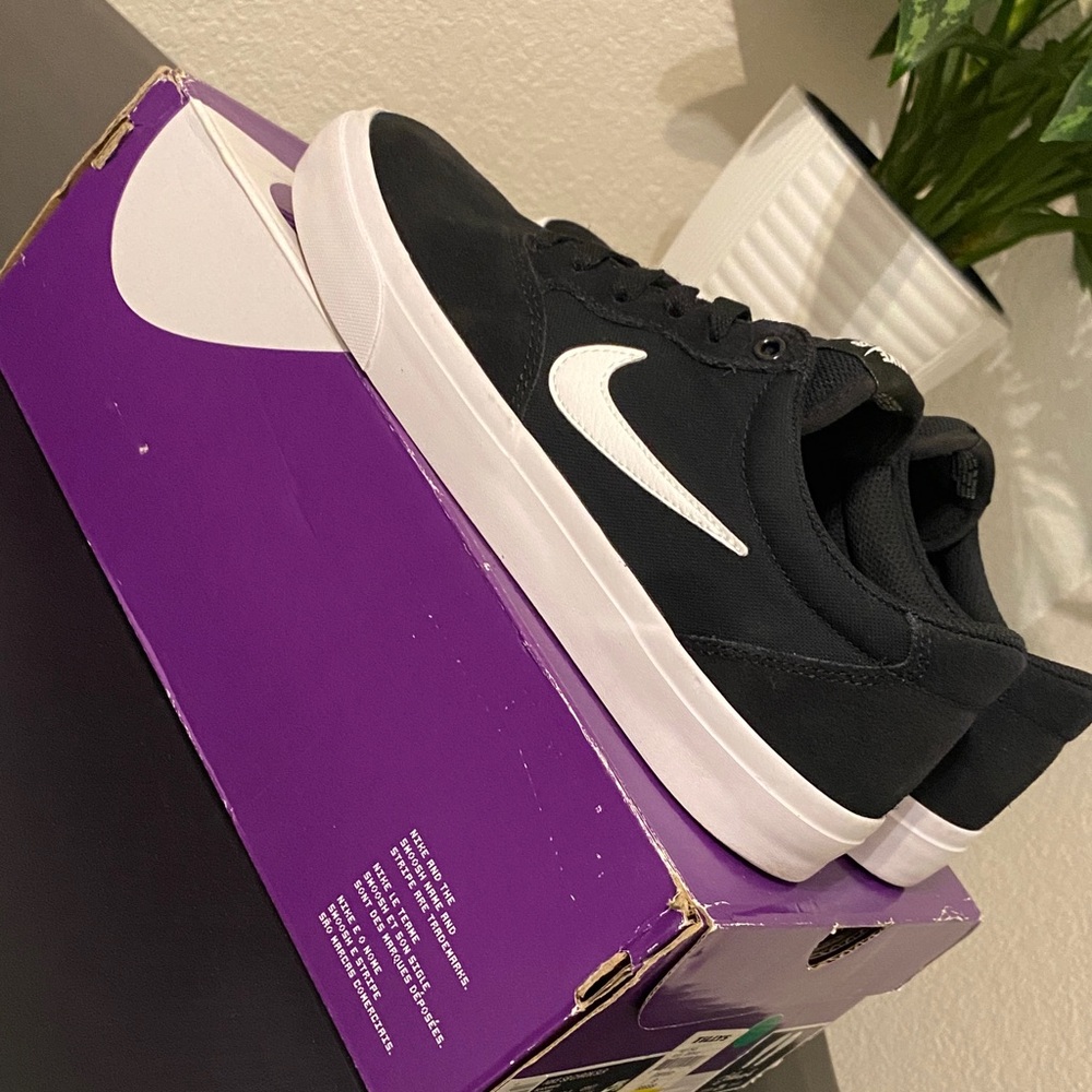 Nike SB Chron Sneakers - Picture 2 of 9
